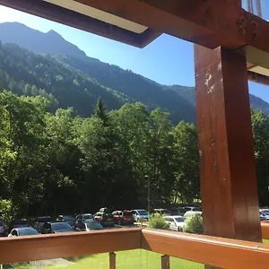 https://les-pierres-blanches-mont-blanc.hotels-rhonealpes.com